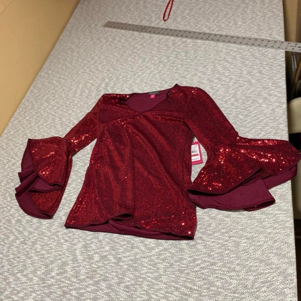 Vince Camuto Red sequin bell sleeve top in a size XS retail $89 NWT. SKU-A610